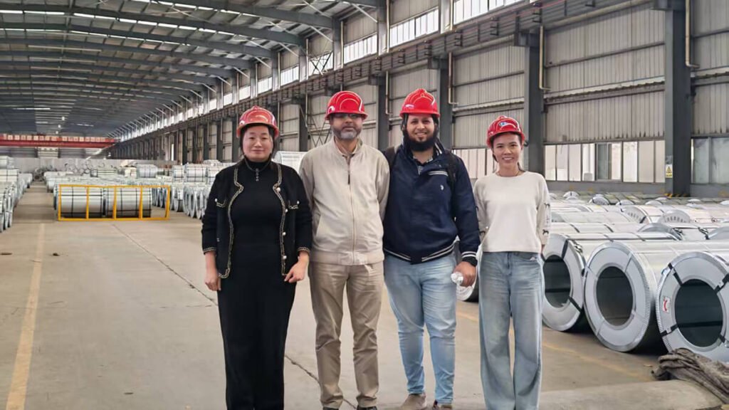 Pakistani Clients Visit Hengze Steel Group 2 Group photo with clients